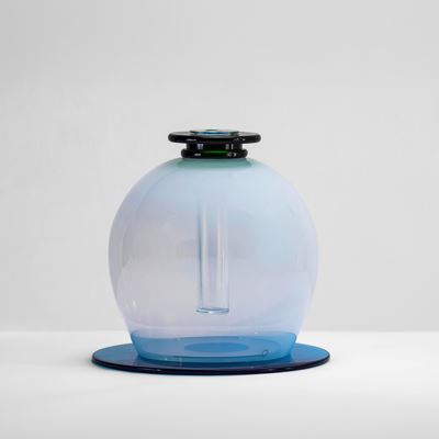 Vaso mod. Medusa, vetro soffiato opalescente, cm 40x40