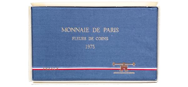 Francia 1975: divisionale ufficiale FdC composta da 9 monete (1 c. – 50 F.). I 50 Franchi sono in argento.