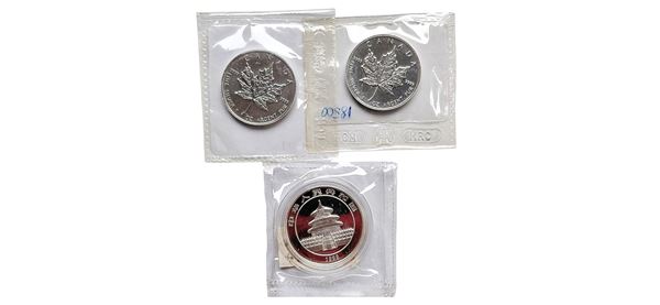 Canada e Cina 1991-1999: 3 monete in argento di cui 2 del Canada e una della Cina, in busta sigillata.