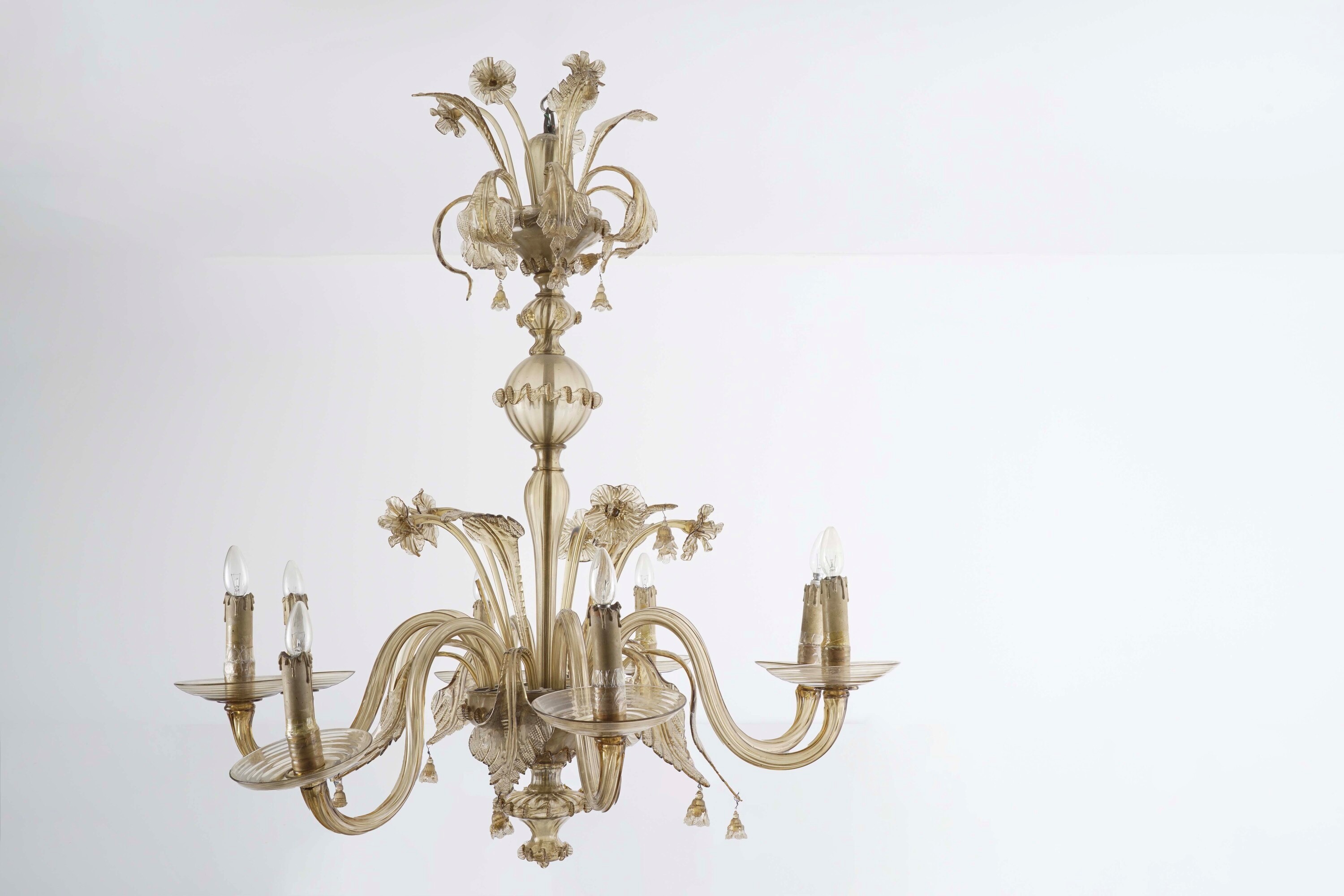 Lampadario in vetro di Murano ad otto luci. XX secolo