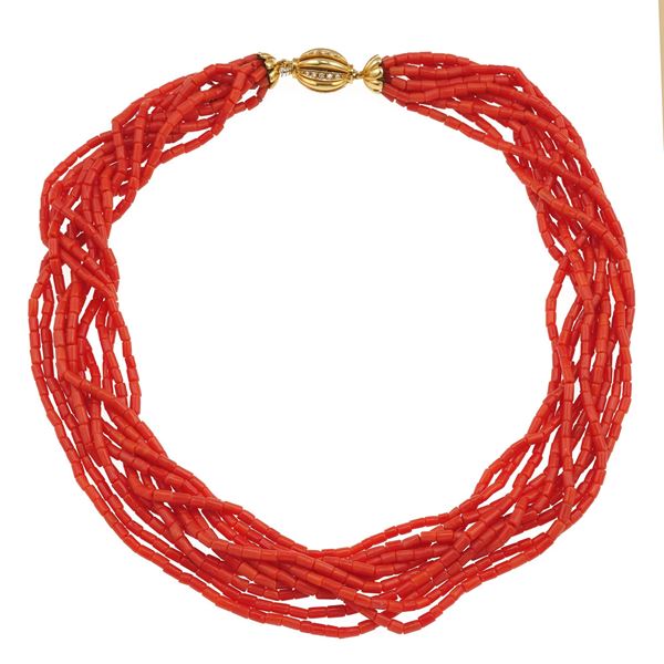 Girocollo con corallo