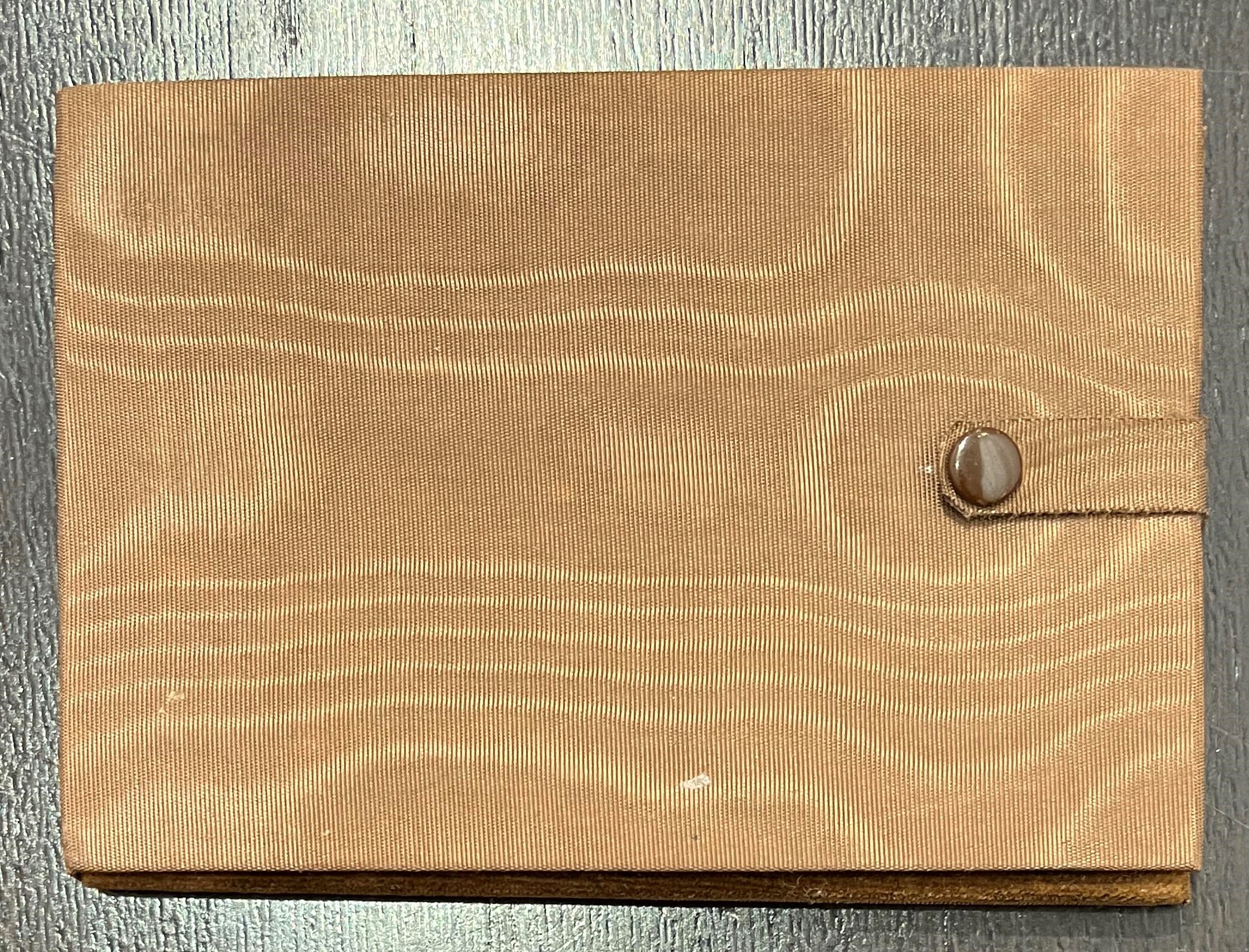 Opus Manfrini, Madonna con Bambino - Placchetta in bronzo dorato uniface