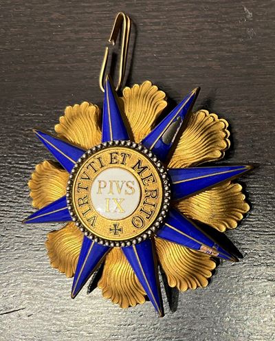 Stato Pontificio, Pio IX (1846-1878), Placca dell'Ordine Piano 1847 in metallo dorato e smalti