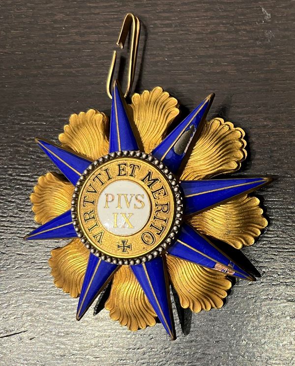 STATO PONTIFICIO. PIO IX, 1846-1878. Placca dell'Ordine Piano 1847 in metallo dorato e smalti.