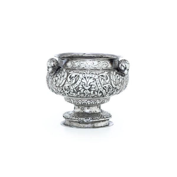 Vaso o parte di turibolo. Manifattura europea del XVIII-XIX secolo