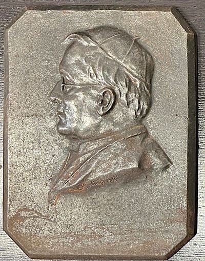 Lugerth, Placca in bronzo commemorativa di Pio XI, 1922-1939