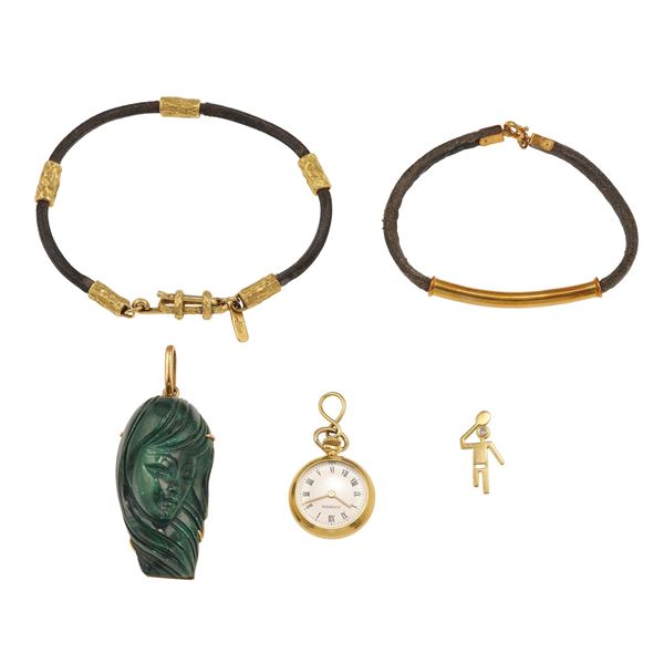 Group of gold jewels