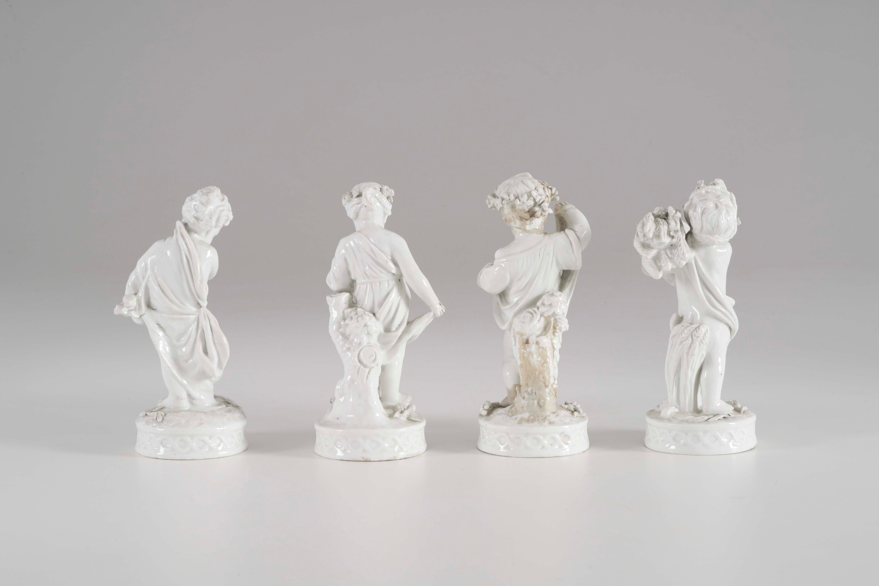 Porcellana decorativa, Quattro putti (XX secolo)
