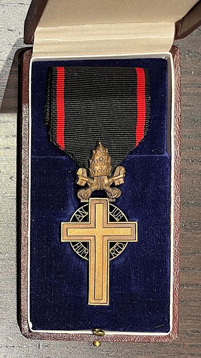 Pio XI, Croce ai benemerenti, 1933. Anno Santo, bronzo