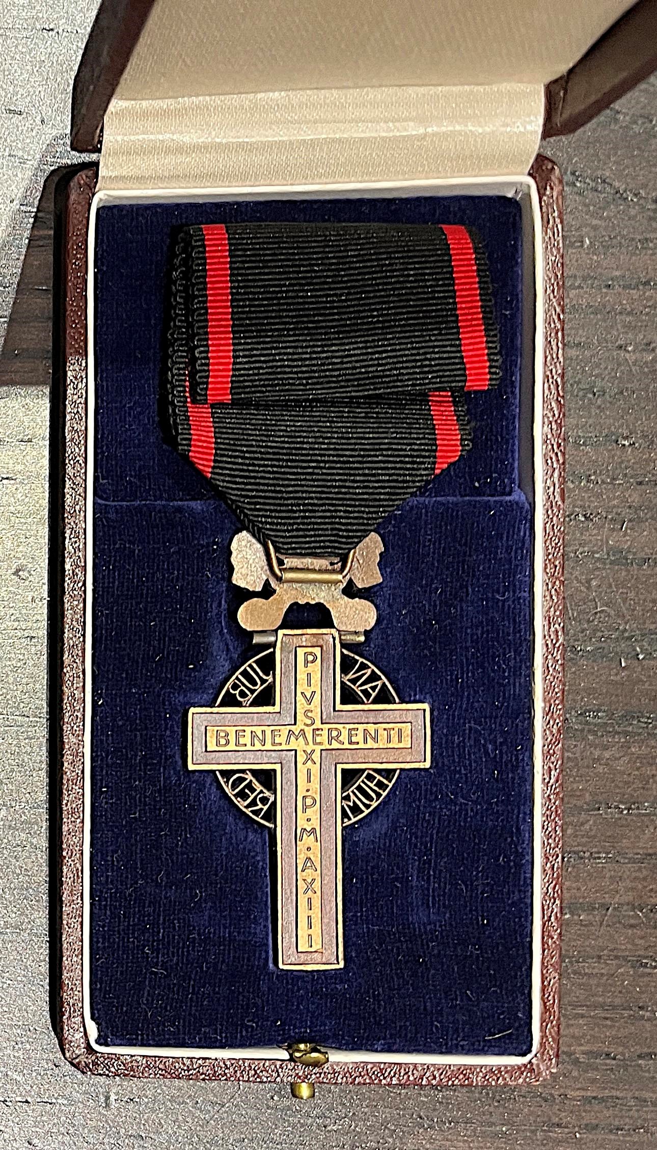 Pio XI, Croce ai benemerenti, 1933. Anno Santo, bronzo