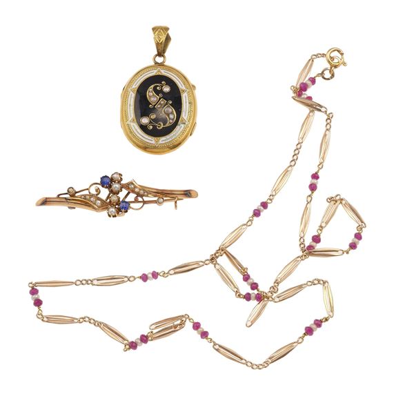 Three gold and low-karat gold jewels