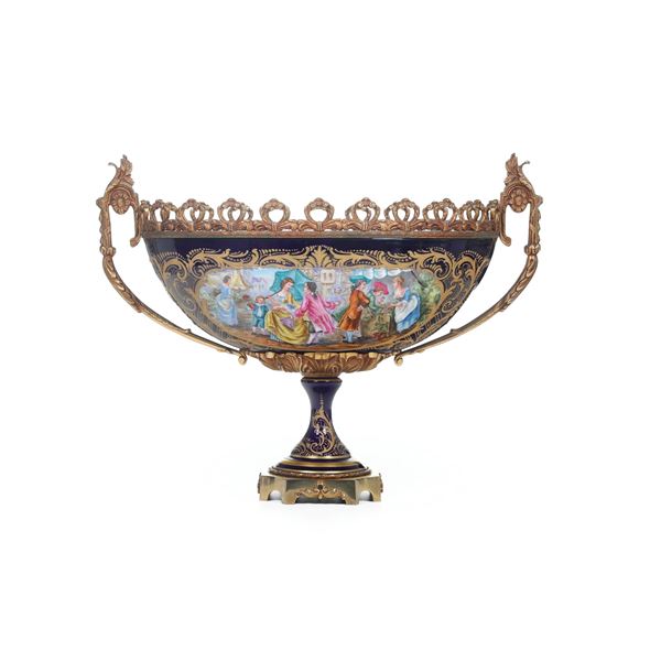 Alzata centrotavola. Francia, XX secolo.