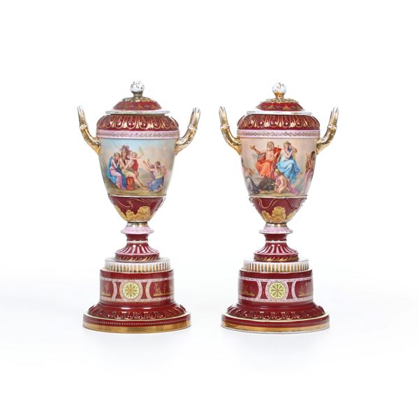 Coppia di vasi da parata. Boemia, inizio del XX secolo.