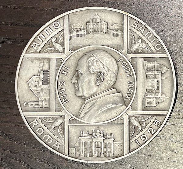 VATICANO. PIO XI, 1922-1939. Medaglia in metallo bianco 1925. Anno Santo.