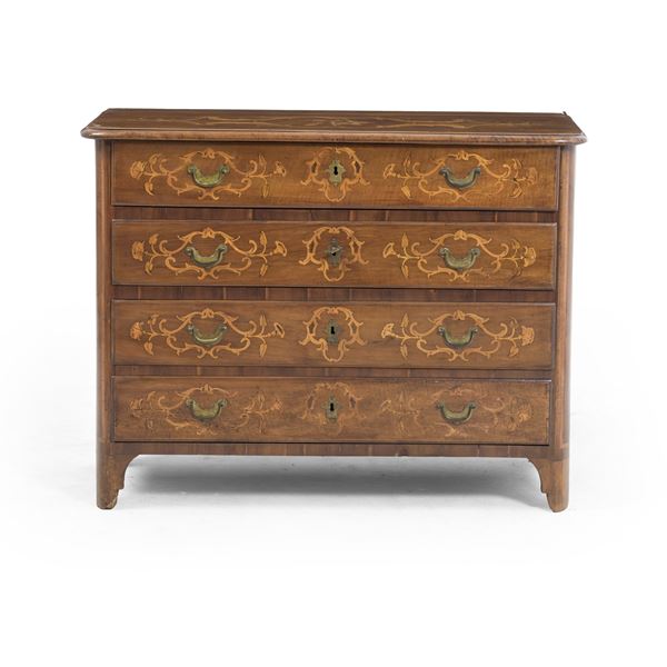 Cassettone intarsiato. Piemonte, XIX secolo