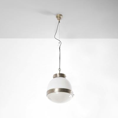 Lampada a sospensione mod. Delta, ottone nichelato e vetro opalino