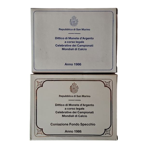San Marino 1986: 2 dittici celebrativi del Campionati Mondiali di Calcio, contenente quattro monete, di cui 2 FdC e 2 Fondo Specchio in argento (2 X 500 + 2 X 1.000 Lire).