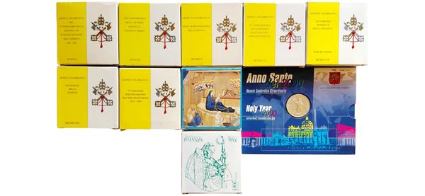Vaticano 1992-2001: lotto di 10 monete Fior di Conio d’argento, celebrative di eventi e commemorazioni varie, contenute in altrettante confezioni originali.