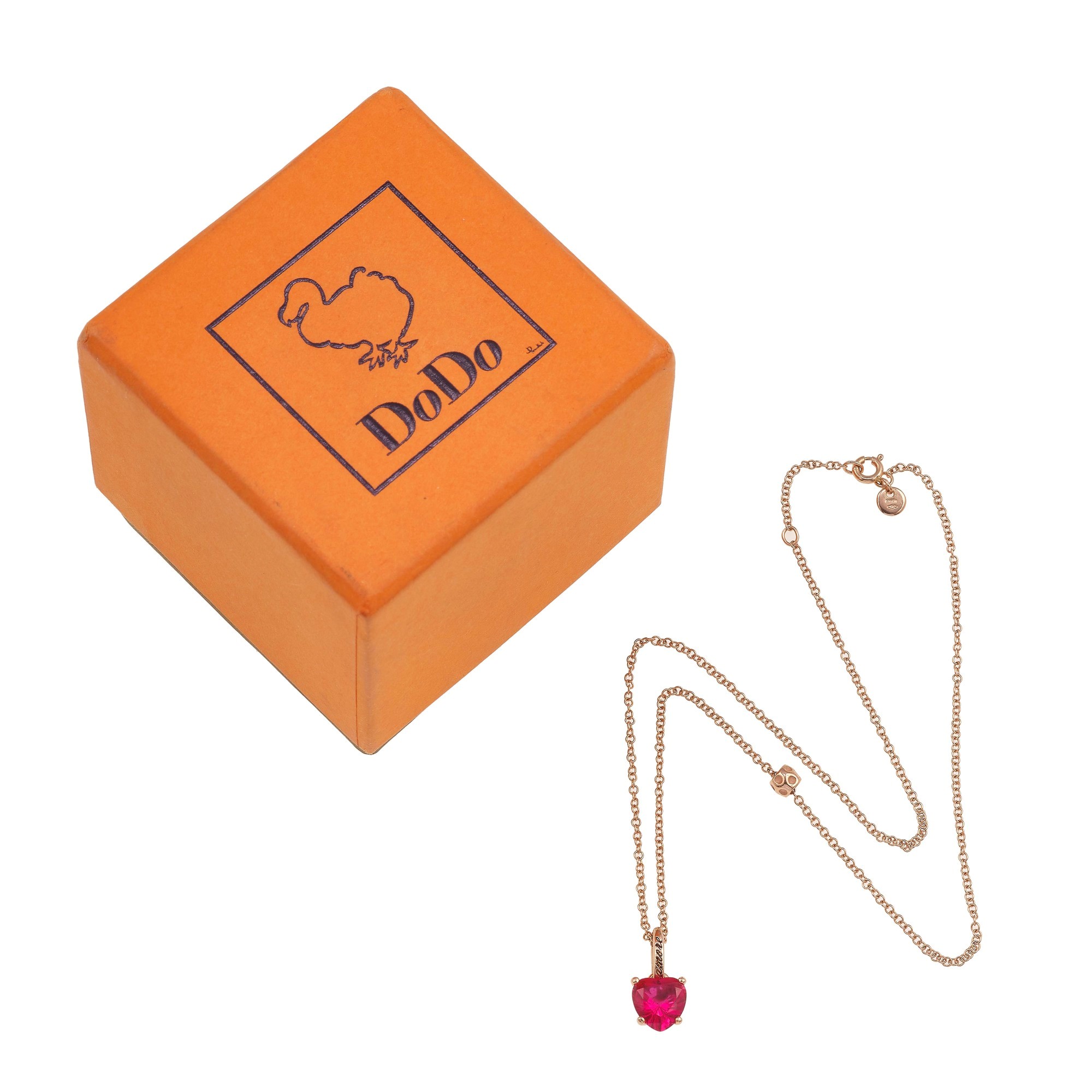 Dodo, Girocollo con pendente “100% Amore” in oro rosa con rubino sintetico a forma di cuore