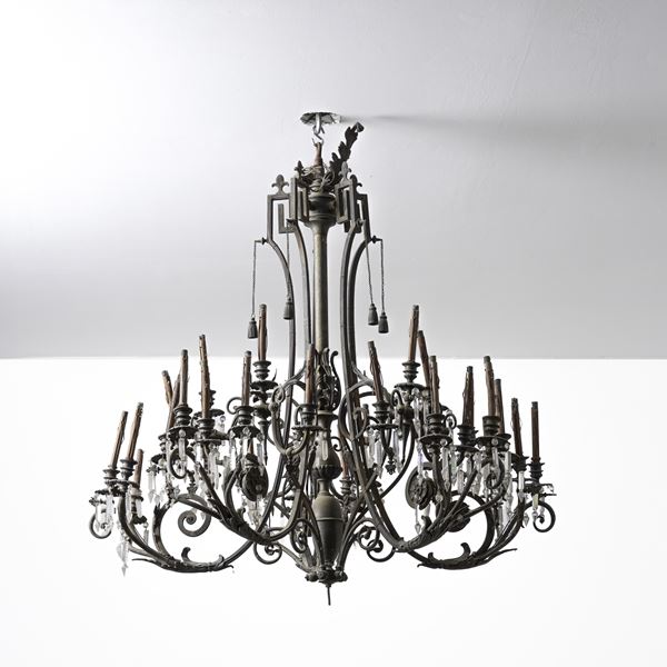 Lampadario in metallo e cristalli a 30 luci
