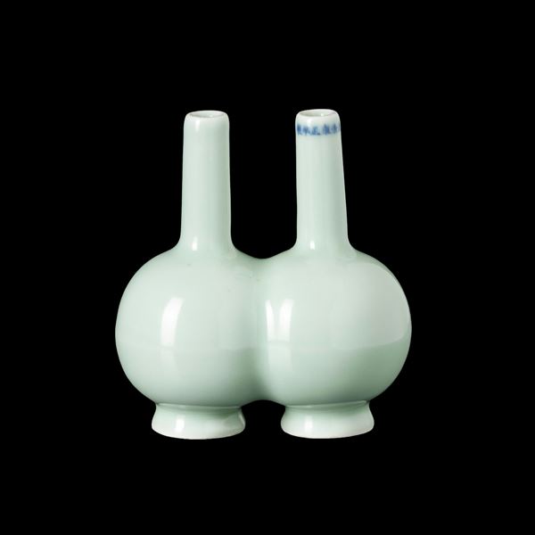 Vaso doppio in porcellana Celadon con iscrizioni, Cina, XX secolo marchio apocrifo Yongzheng (1723-1735)