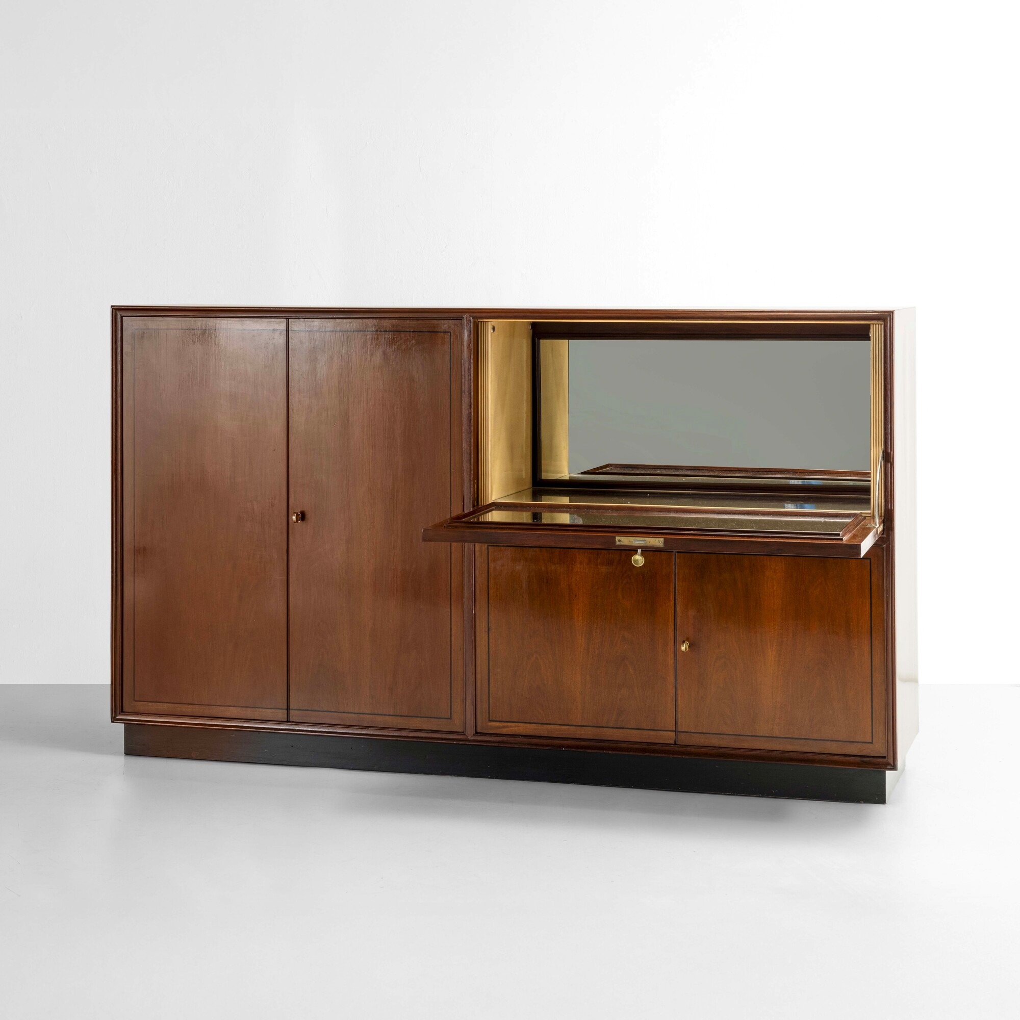 Mobile contenitore, legno impiallacciato ed ebanizzato con interno rivestito in cristallo specchi...