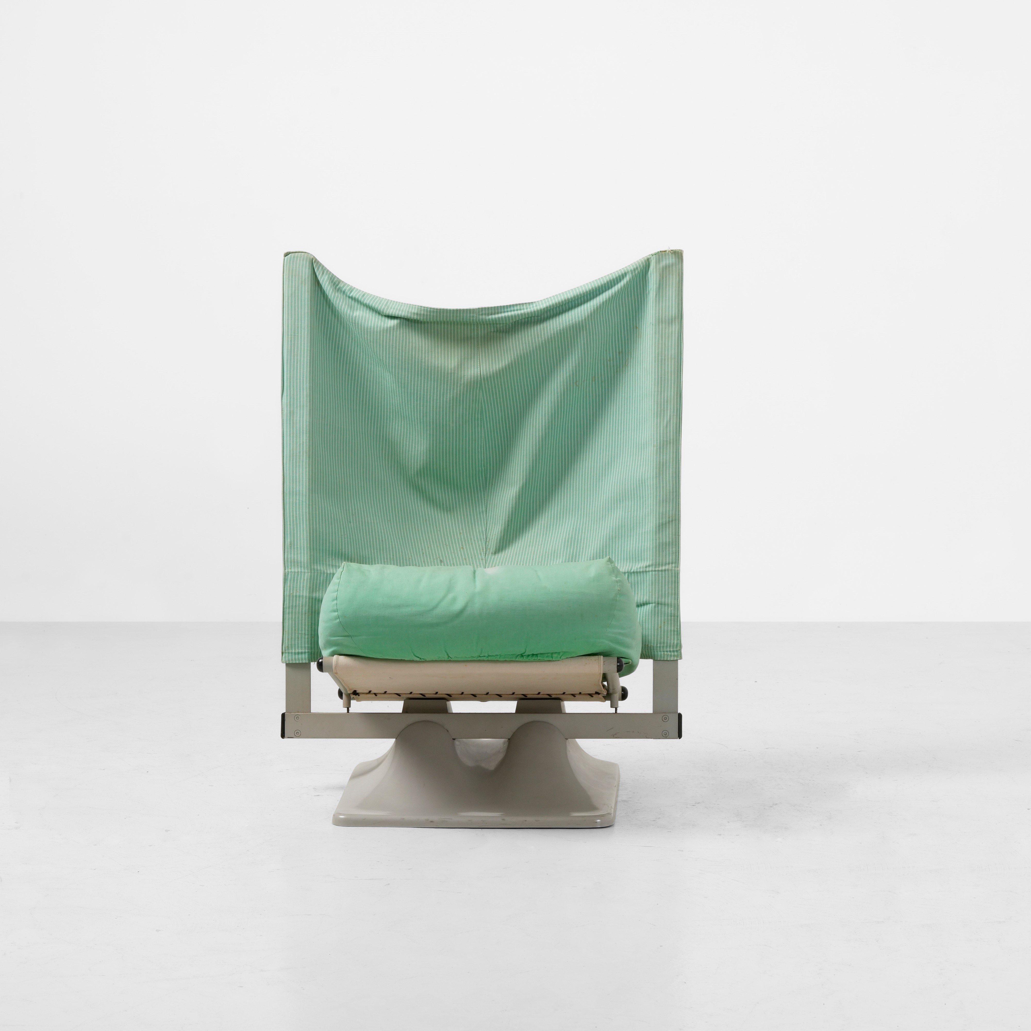 Archizoom Associati - Poltrona mod. AEO, acciaio laccato e materiale plastico
