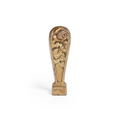 Sigillo liberty in bronzo dorato, con decoro floreale e custodia