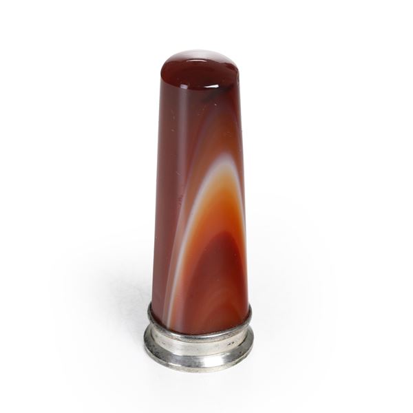 Sigillo con manico in agata. XX secolo