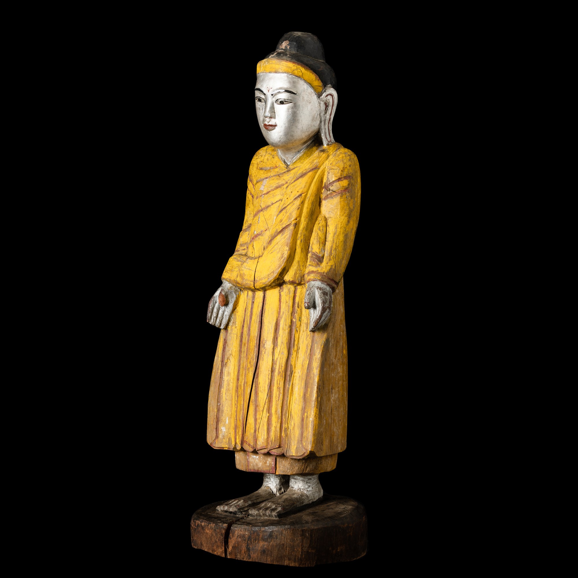Figura di Buddha stante, scultura in legno dipinto, Birmania, XIX secolo