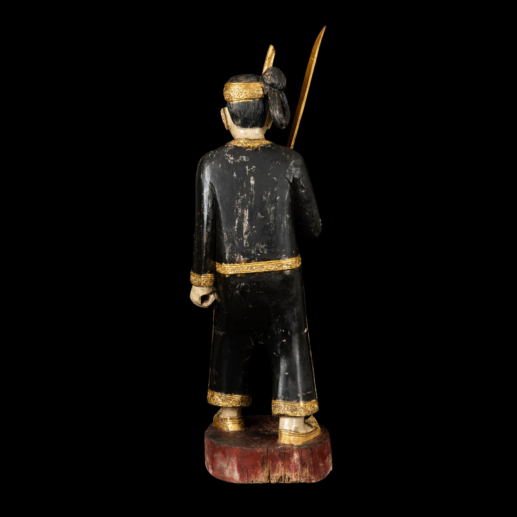 Figura di Ko Myo Shin, scultura in legno dipinto, laccato e dorato, Birmania, XIX secolo