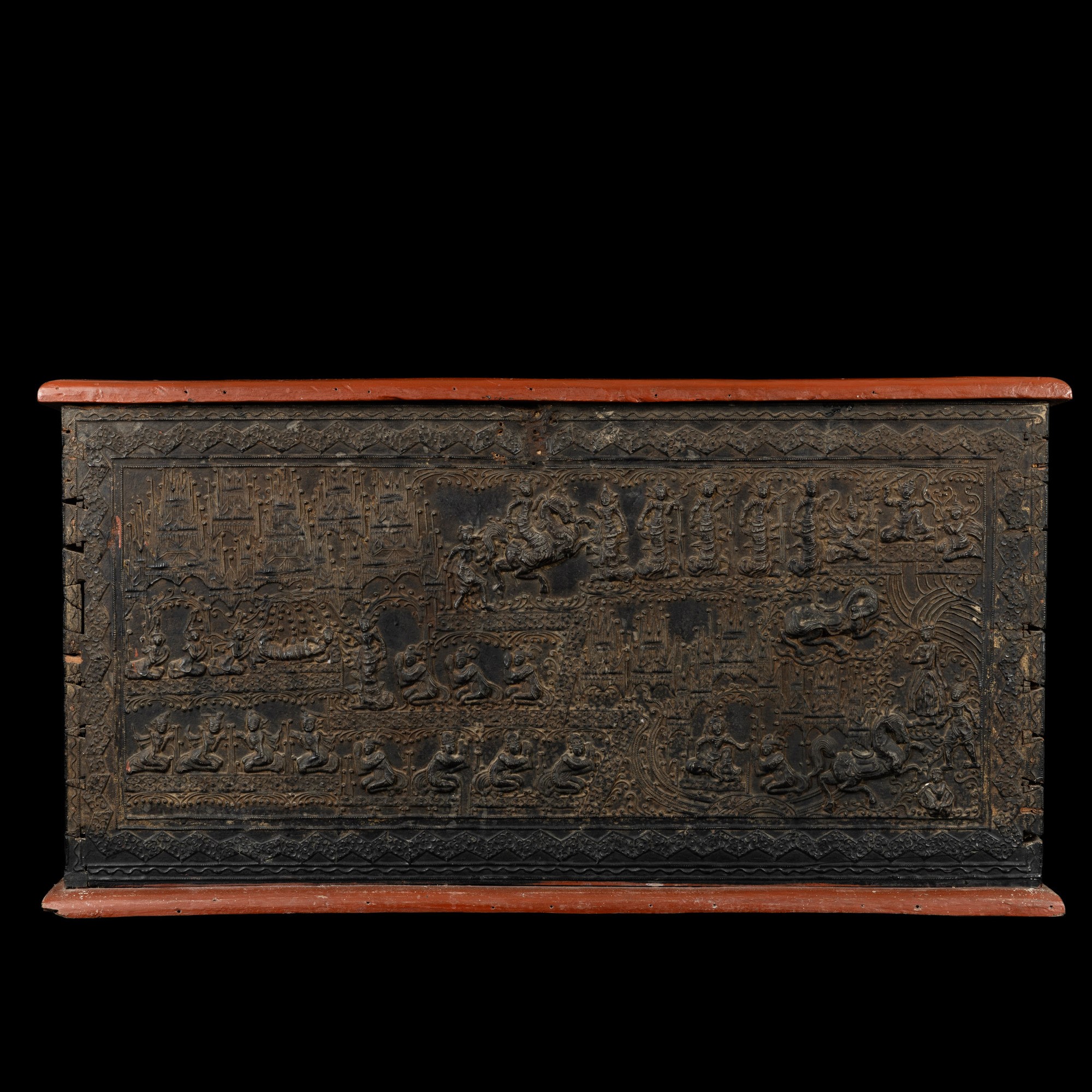 Birmania, Baule in legno laccato con scena di Buddha e decori geometrici, XIX secolo