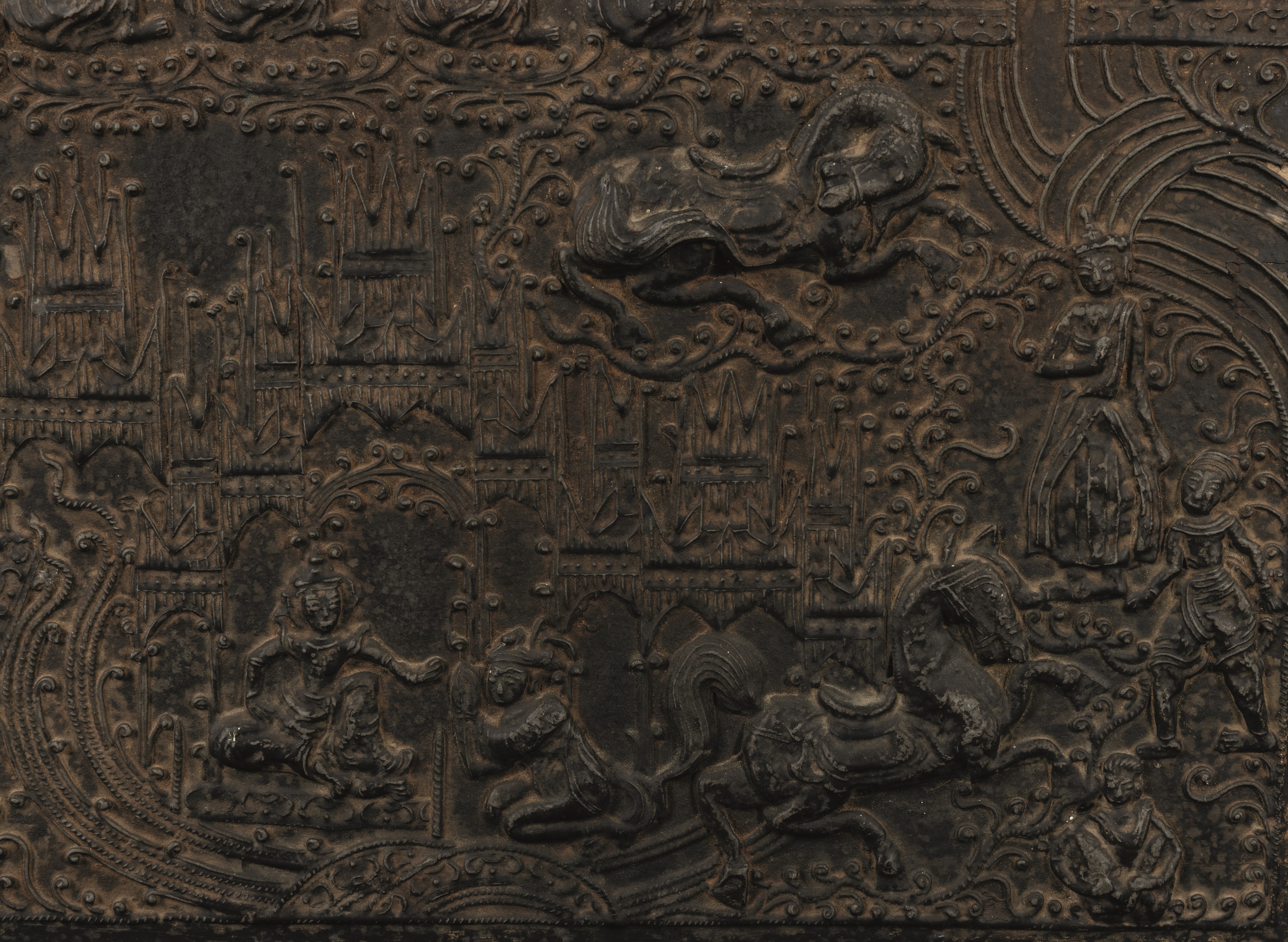 Birmania, Baule in legno laccato con scena di Buddha e decori geometrici, XIX secolo