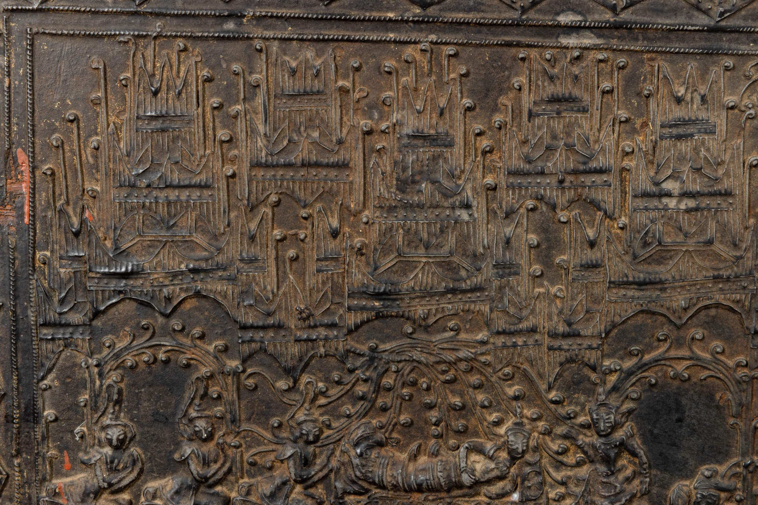 Birmania, Baule in legno laccato con scena di Buddha e decori geometrici, XIX secolo