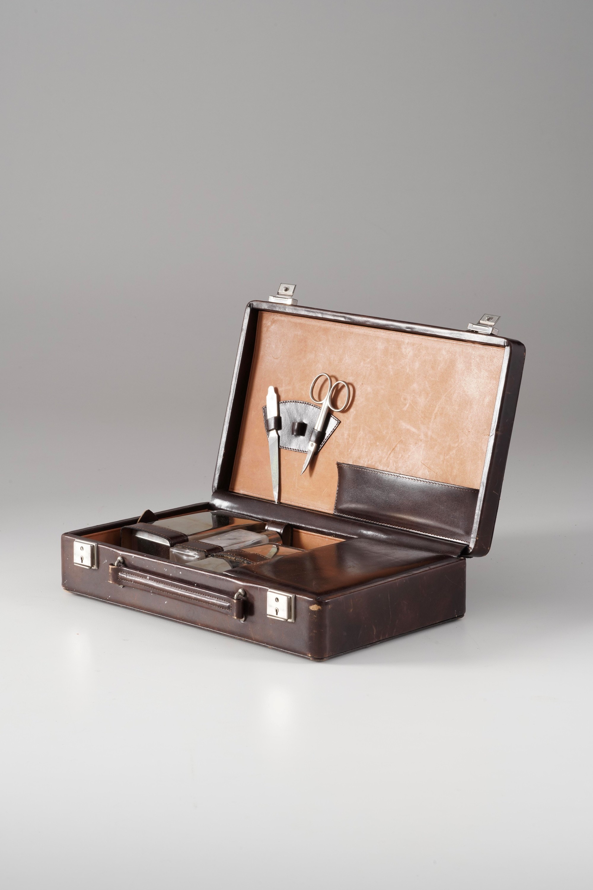 Piccola valigia da viaggio in pelle con necessaire, cm 29,5x18x7,5