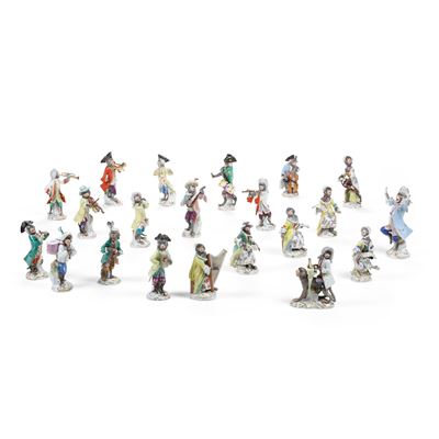 Meissen, Figurine di scimmiette musicanti, modelli di J.J. Kaendler, porcellana, XX secolo