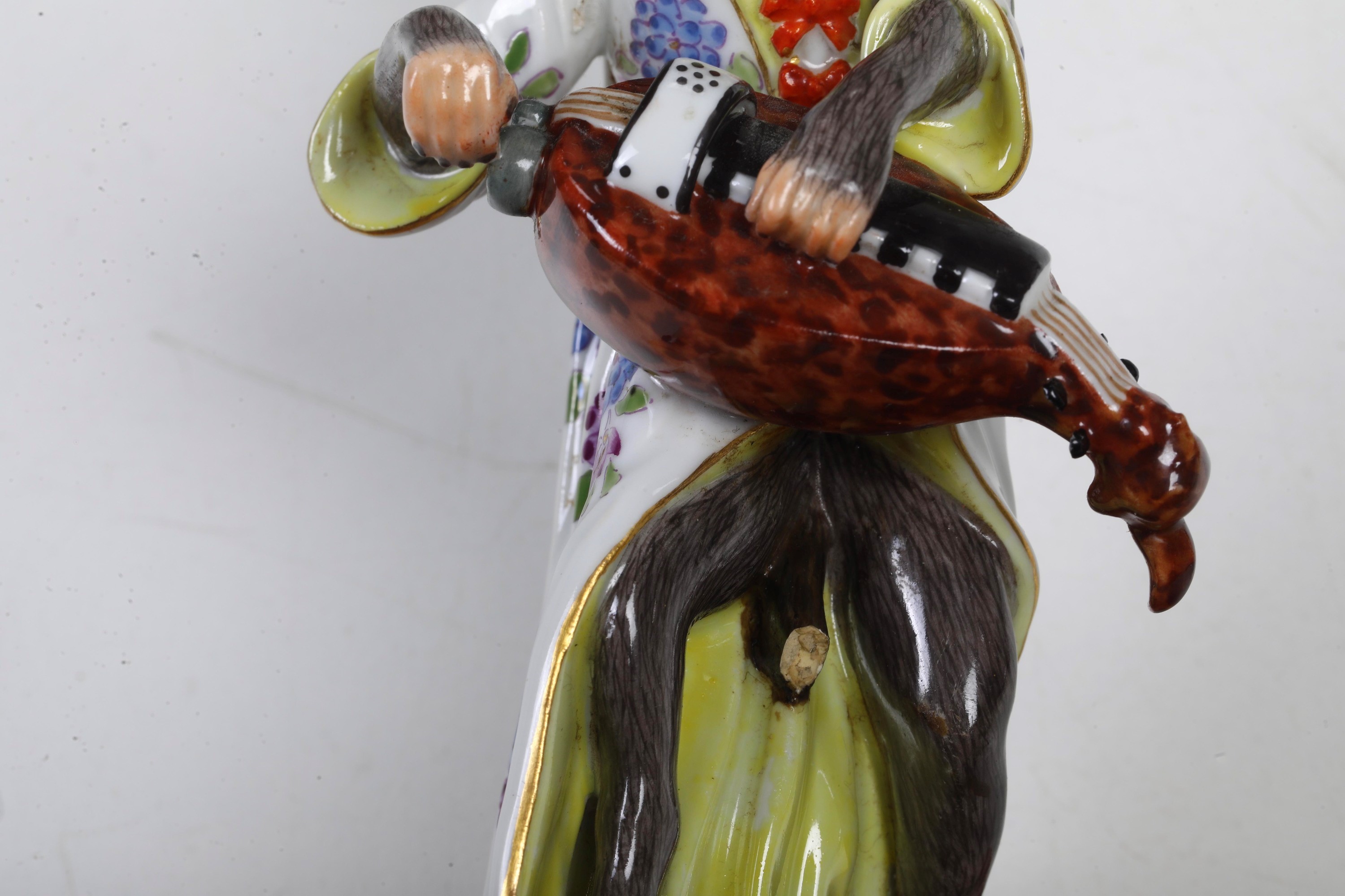 Meissen, Figurine di scimmiette musicanti, modelli di J.J. Kaendler, porcellana, XX secolo