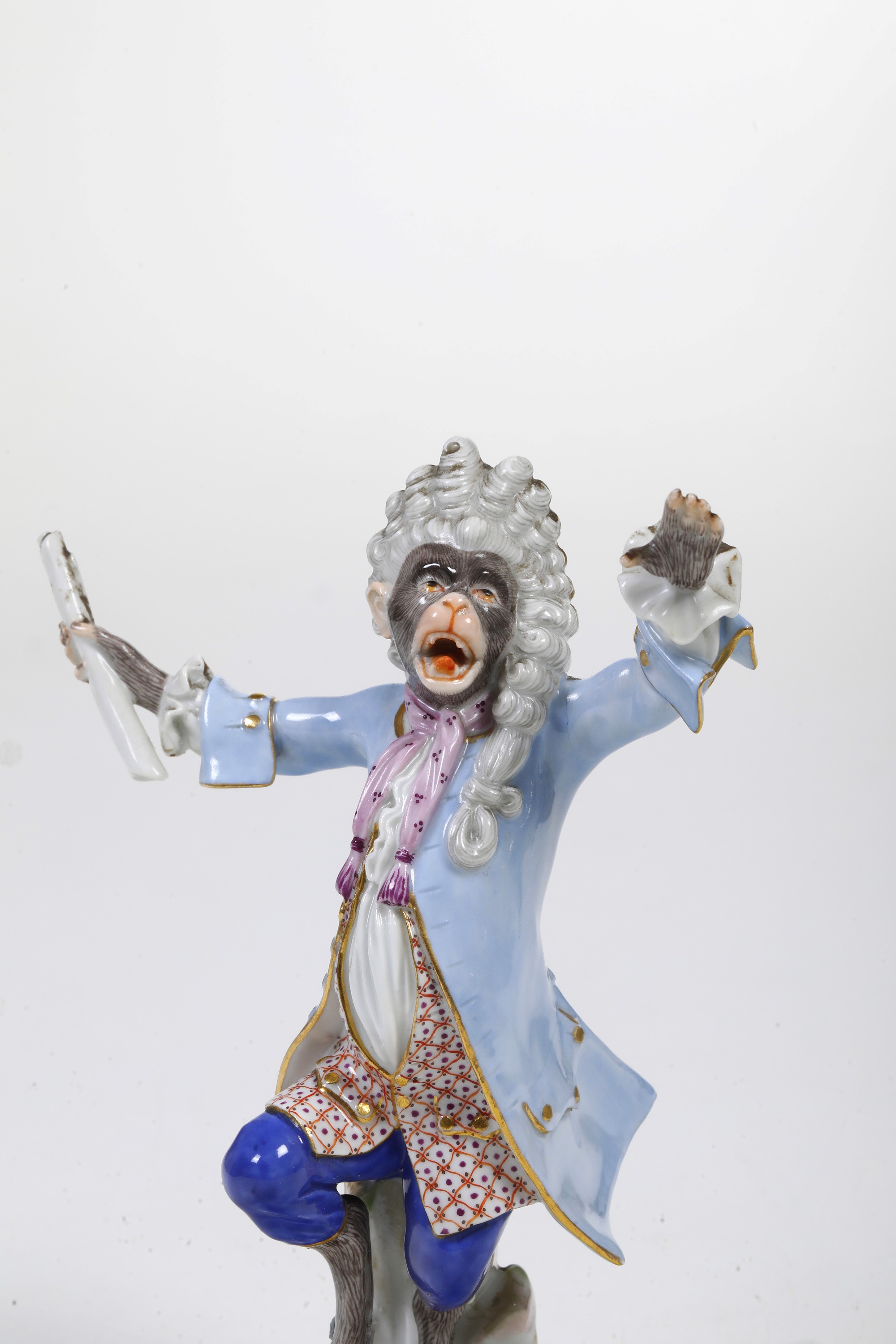 Meissen, Figurine di scimmiette musicanti, modelli di J.J. Kaendler, porcellana, XX secolo