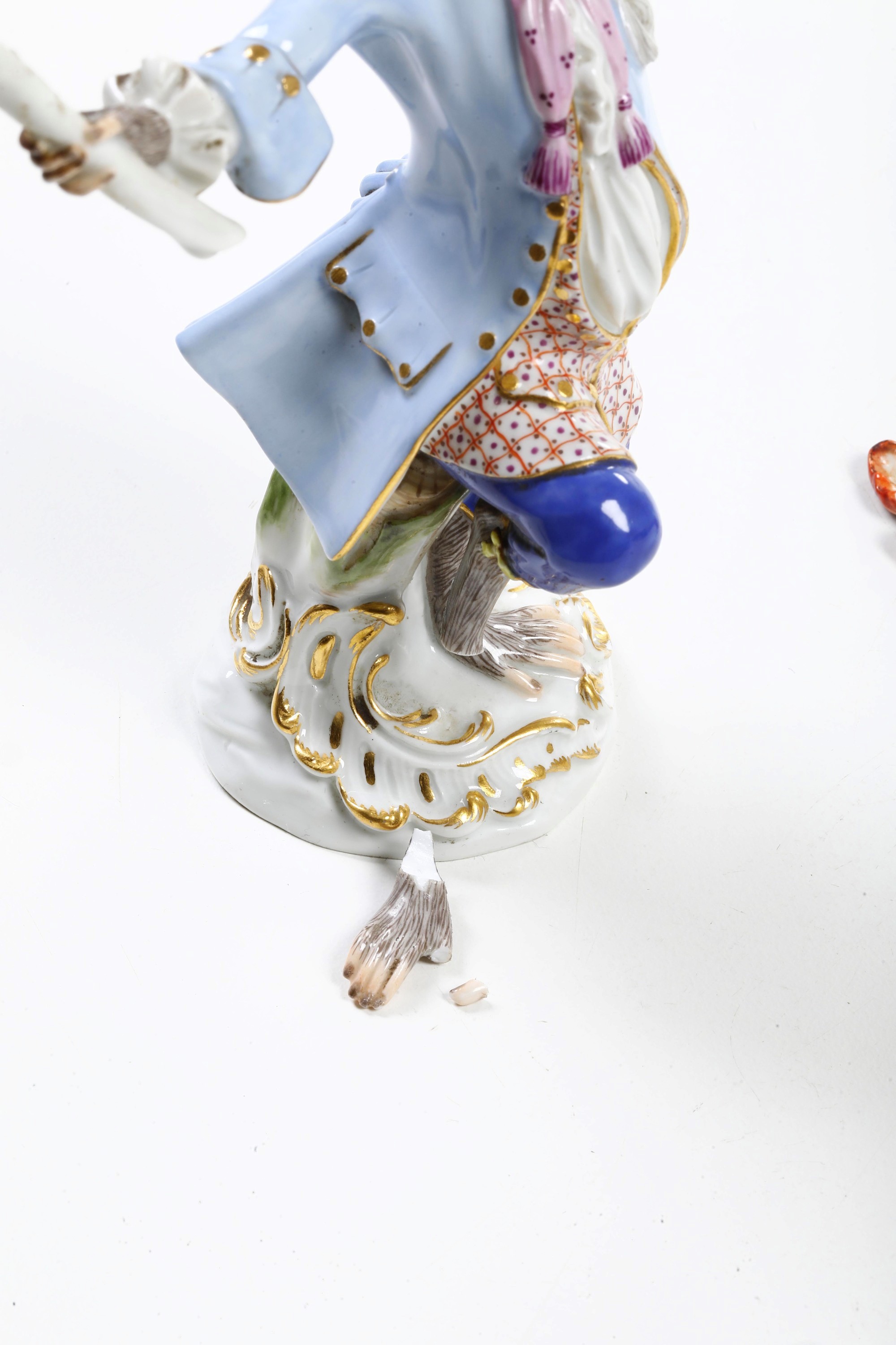 Meissen, Figurine di scimmiette musicanti, modelli di J.J. Kaendler, porcellana, XX secolo