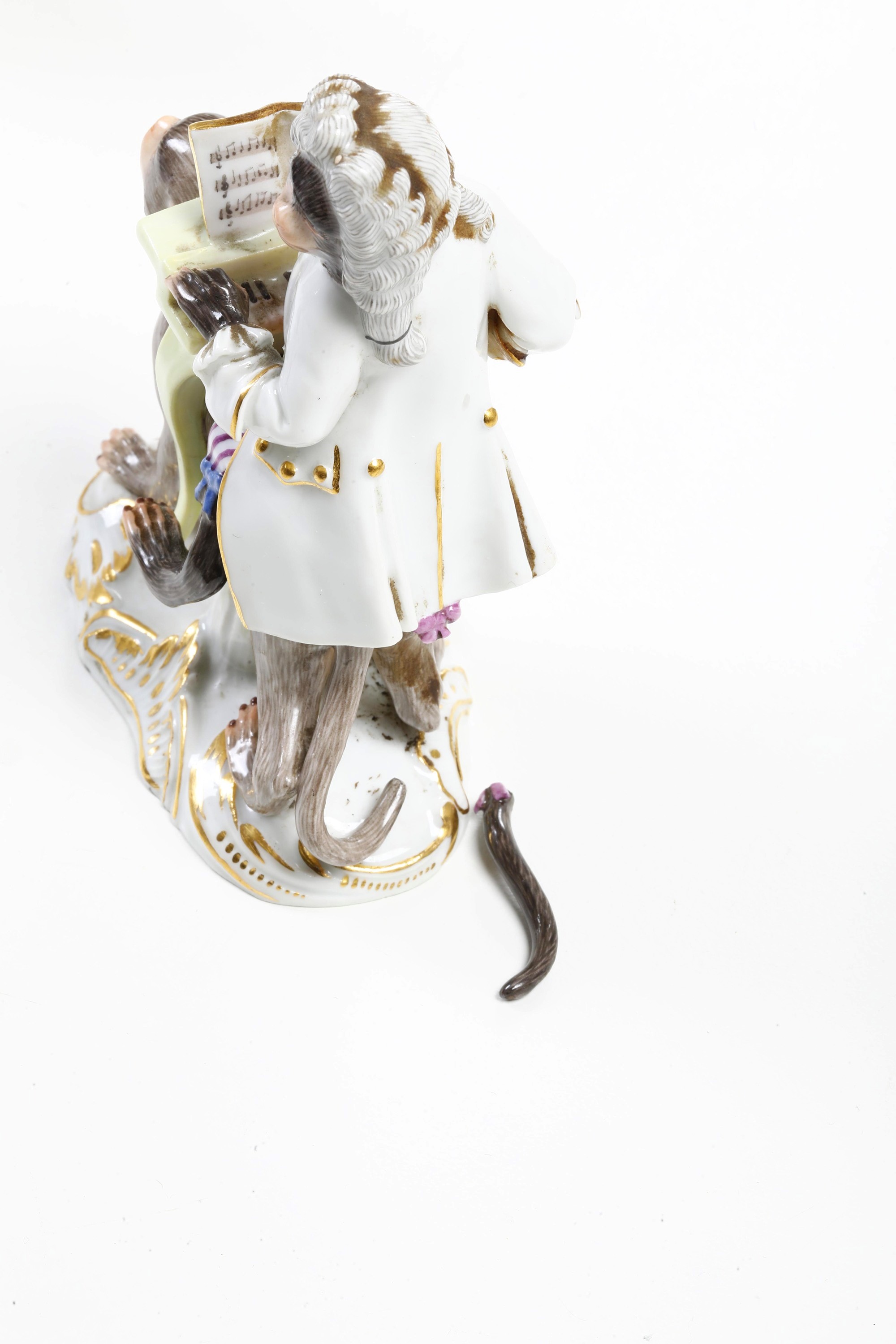 Meissen, Figurine di scimmiette musicanti, modelli di J.J. Kaendler, porcellana, XX secolo