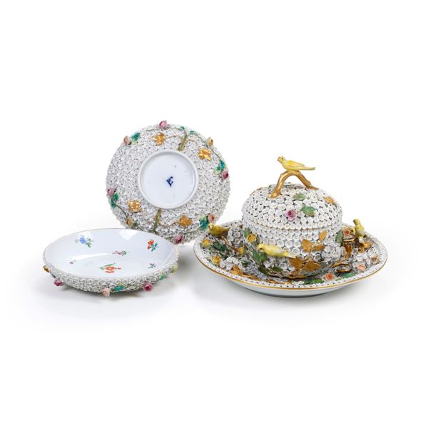 Tazza da brodo con sottopiatto. Meissen, 1900 circa. 