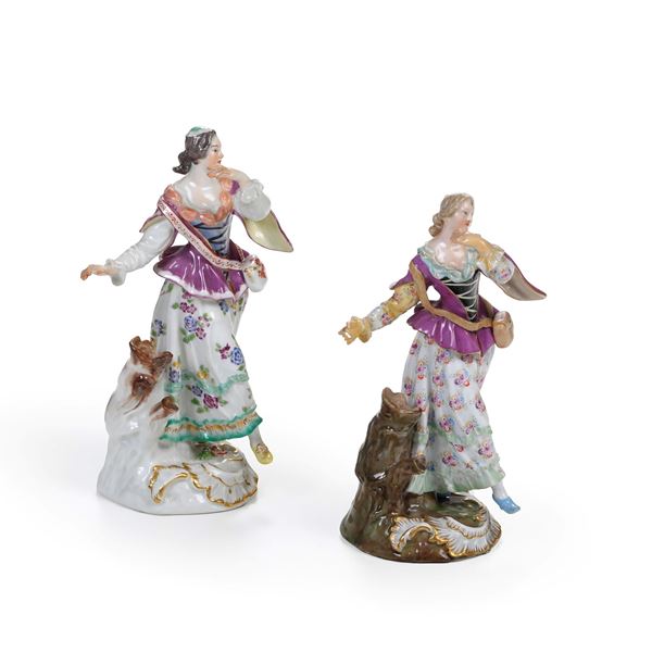 Due figurine di giovani danzanti. Meissen, 1900 circa e XX secolo.