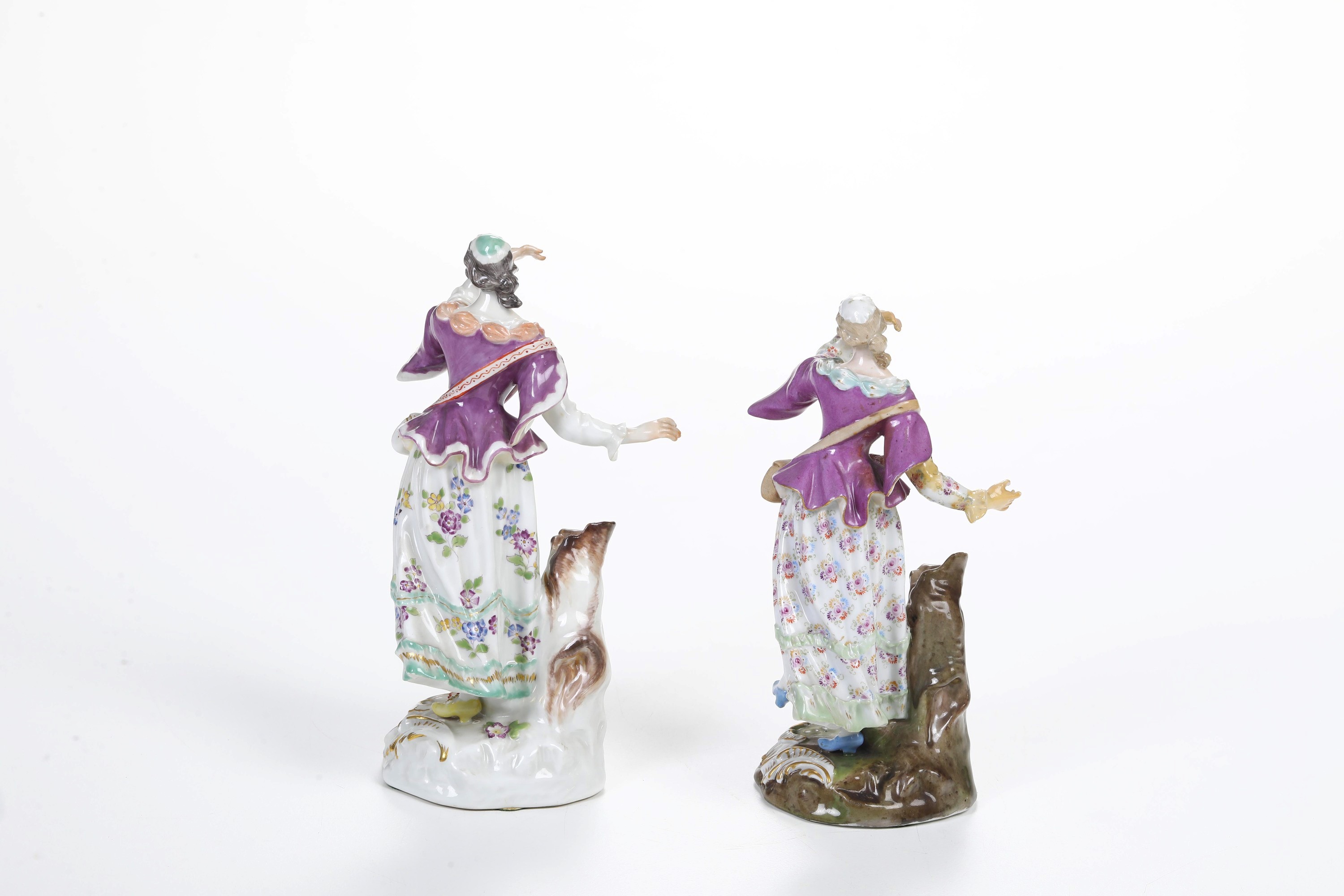Due figurine di giovani danzanti. Meissen, 1900 circa e XX secolo.