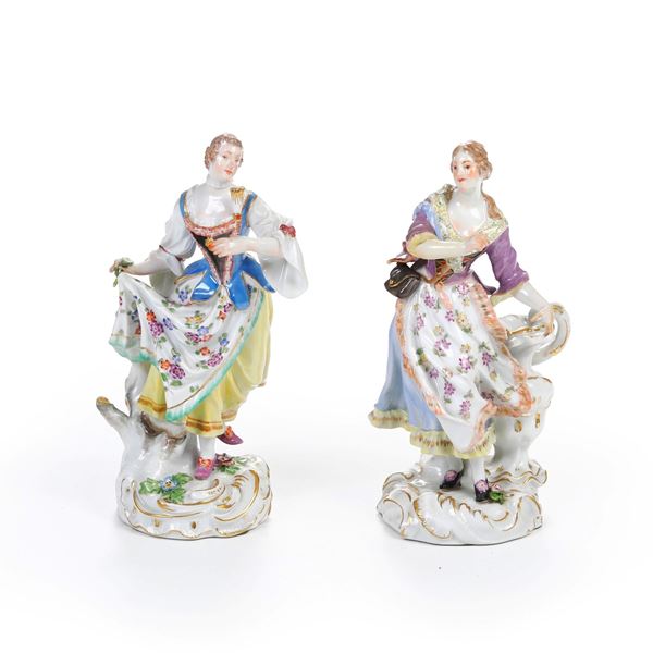 Due figurine di giovani. Meissen, XX secolo.