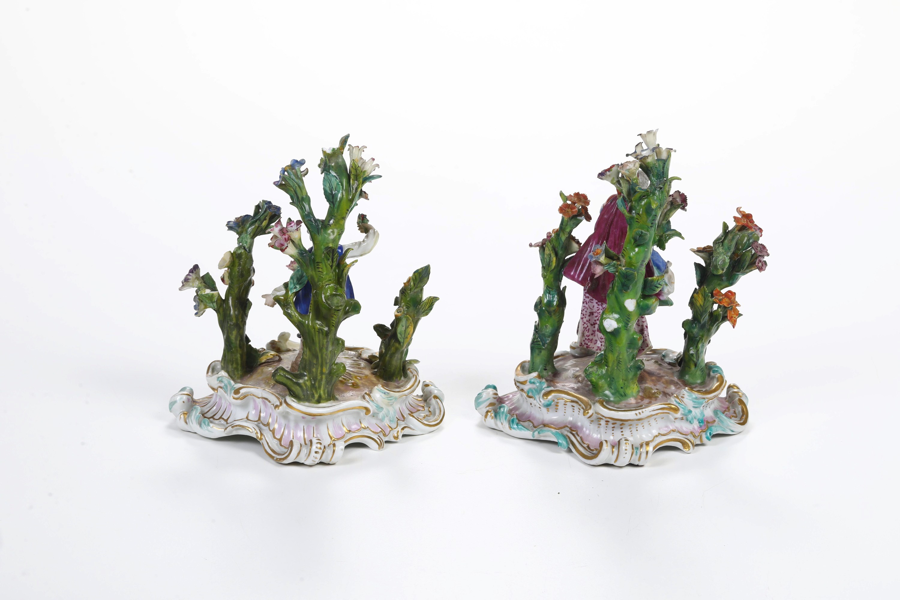 Meissen, Due figure su basi rocailles, porcellana, XIX secolo