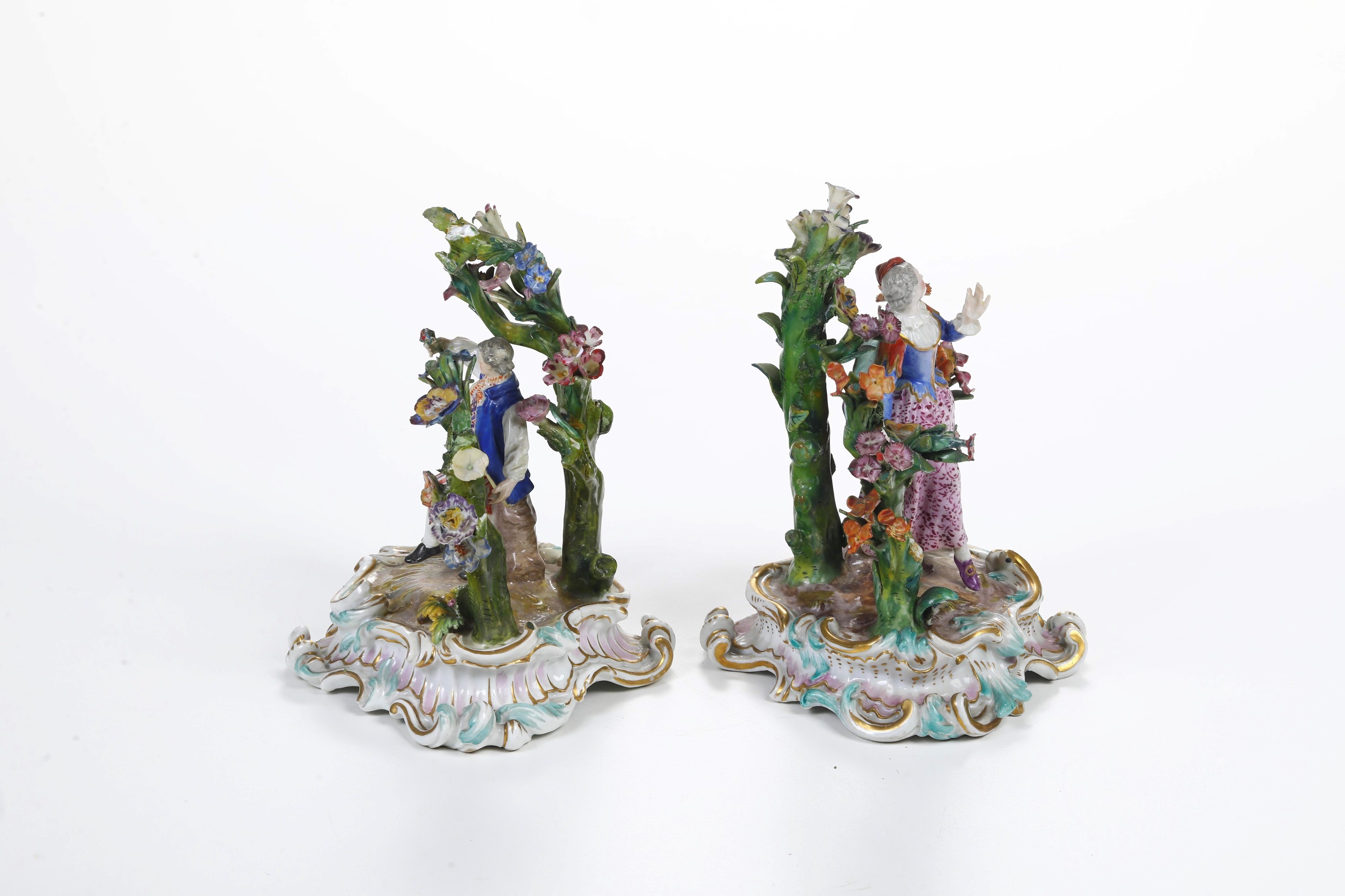 Meissen, Due figure su basi rocailles, porcellana, XIX secolo