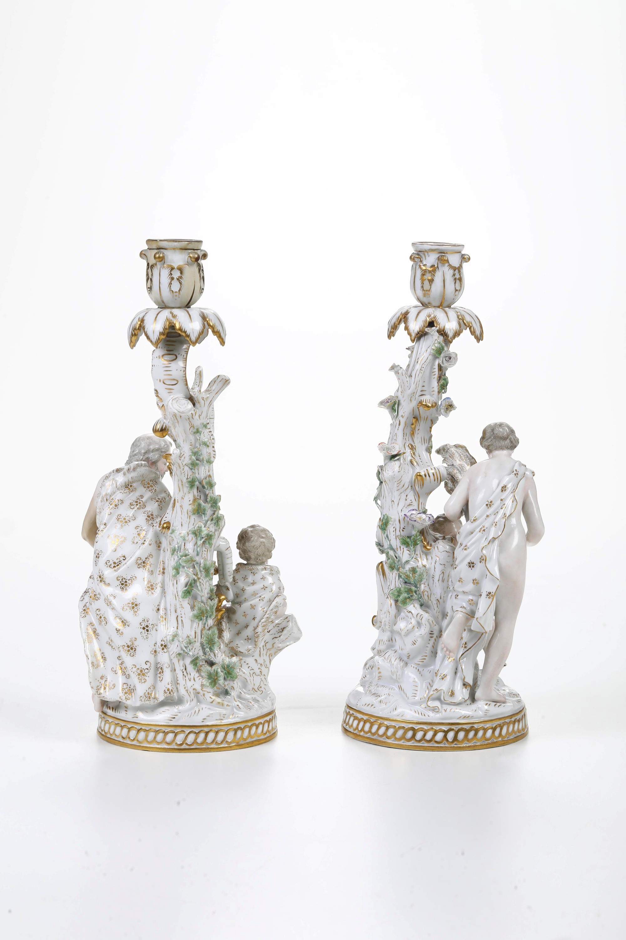 Meissen, Coppia di candelieri con Allegoria dell’estate e dell’inverno, porcellana