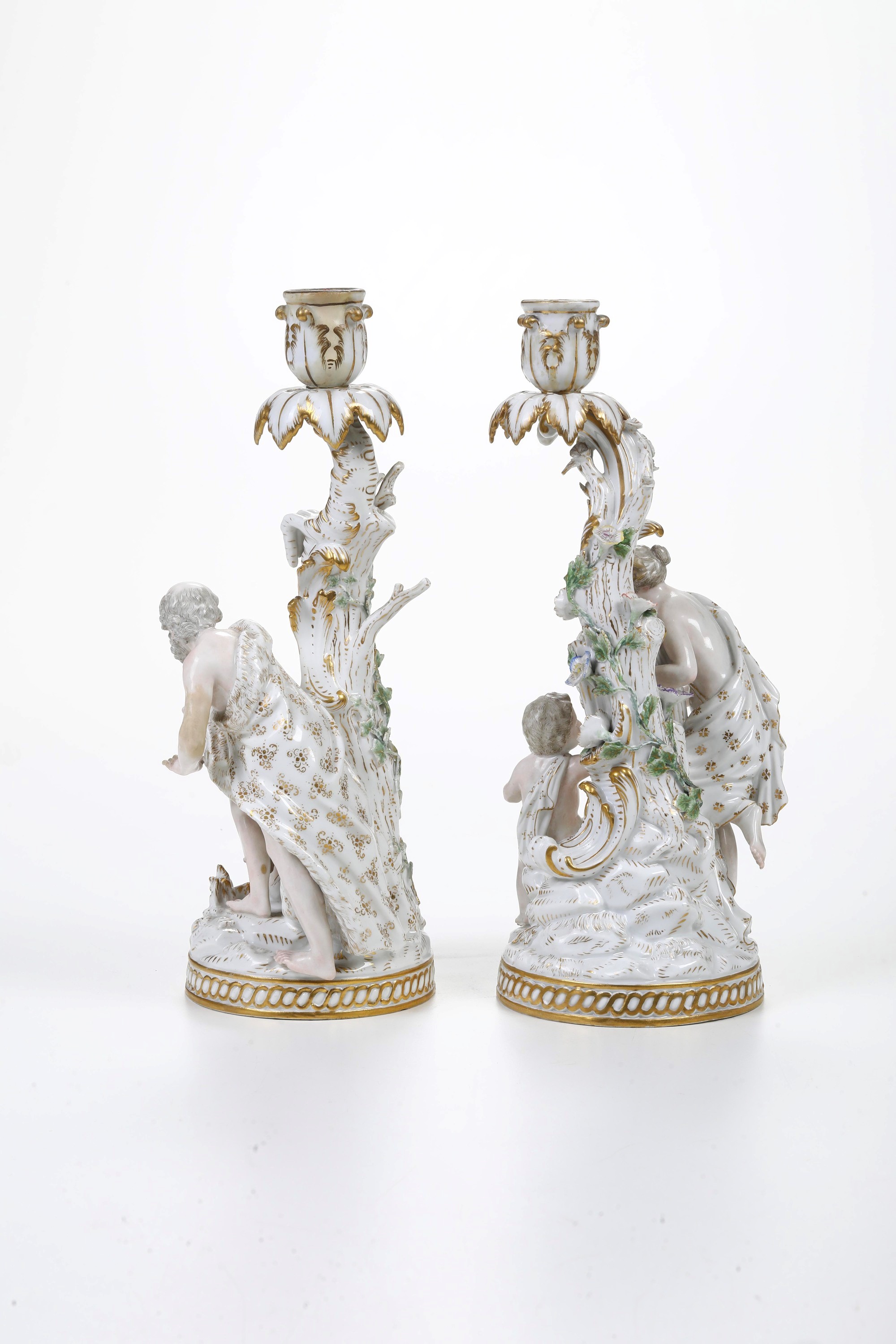 Meissen, Coppia di candelieri con Allegoria dell’estate e dell’inverno, porcellana