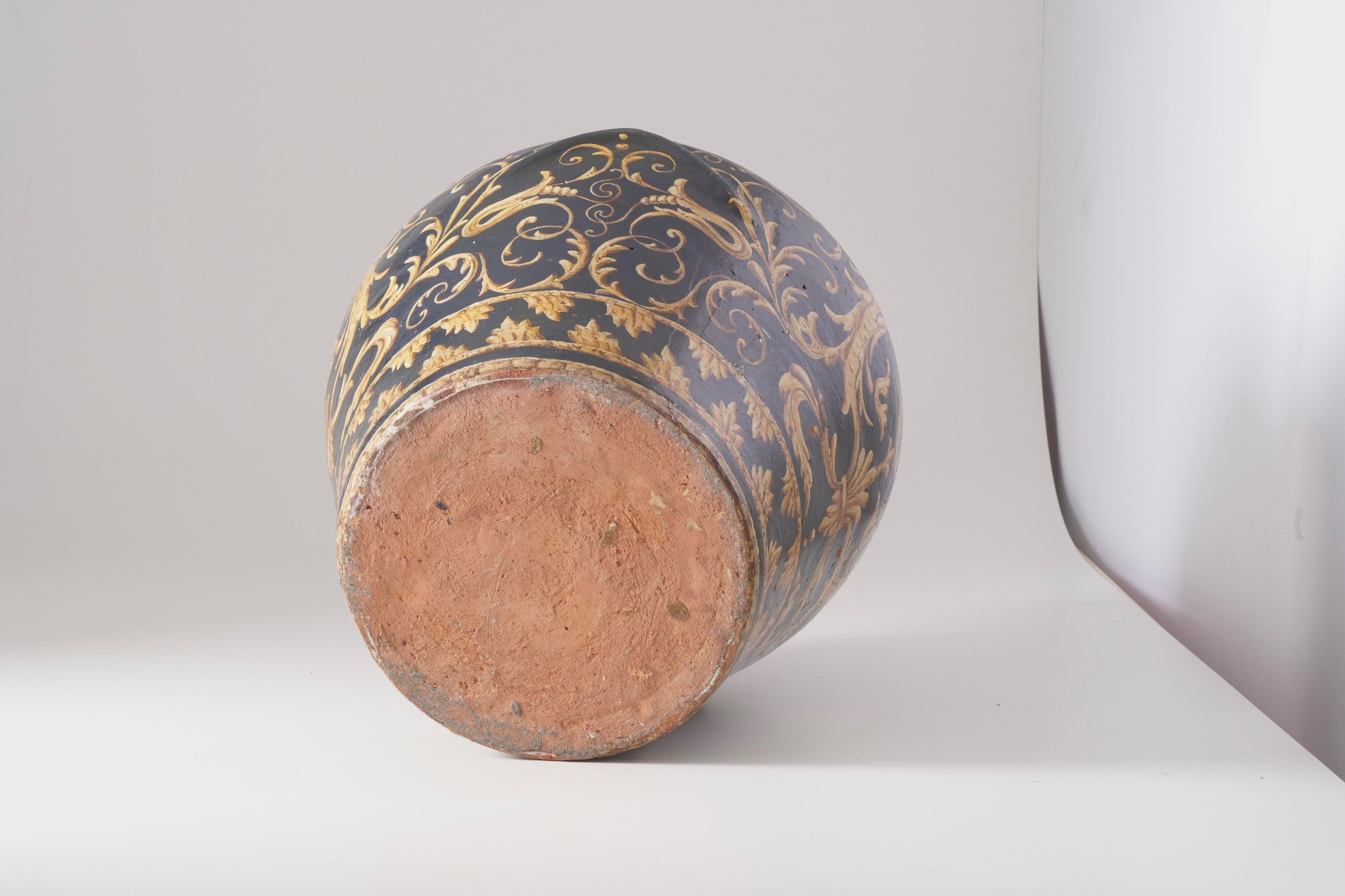 Vaso portaombrelli in maiolica. XX secolo