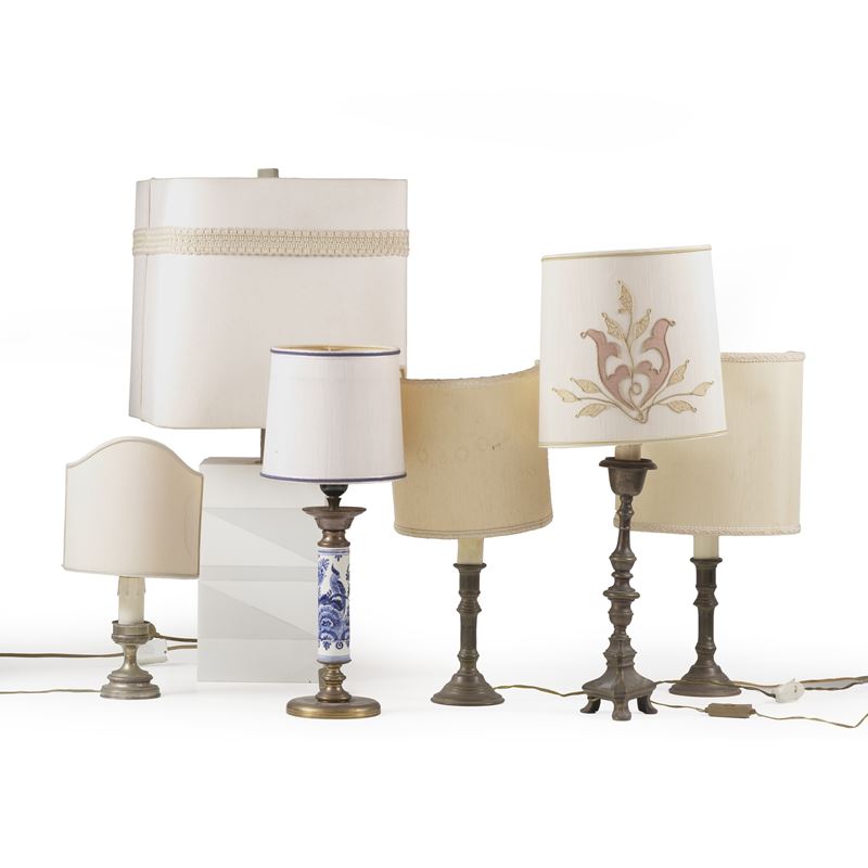 Collezione di sei abat jour di varie epoche e dimensioni, per lo più in metallo  - Asta Antiquariato - Cambi Casa d'Aste